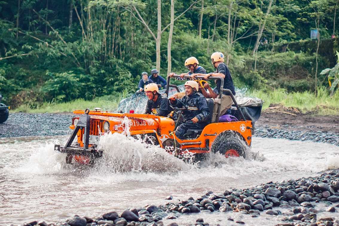 paket-wisata-jeep-lava-tour-merapi-jogja23