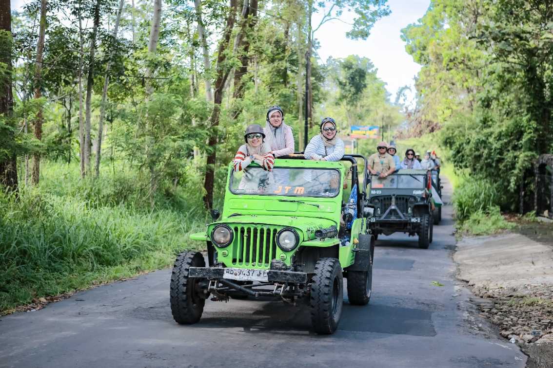 paket-wisata-jeep-lava-tour-merapi-jogja67